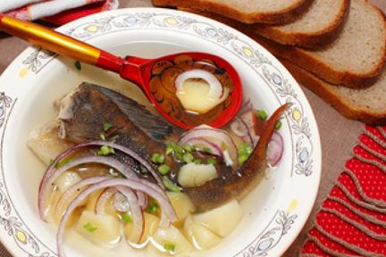 Наваристая деревенская уха из окуня