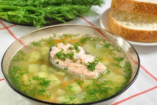 Уха из форели с зеленью