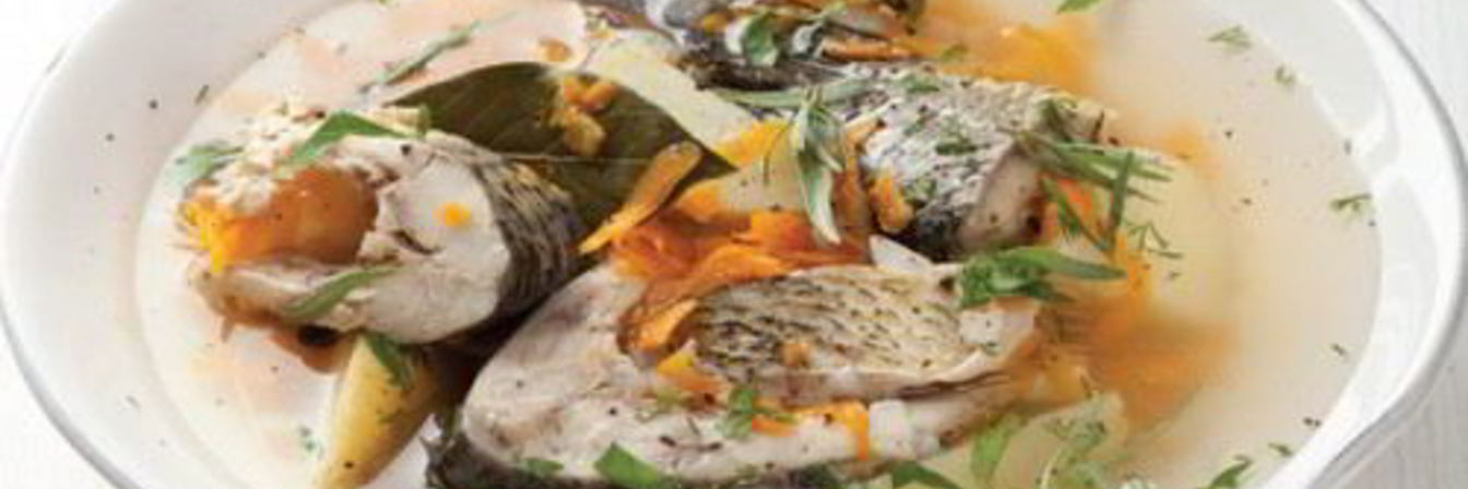 Уха из речной рыбы с корнем пастернака