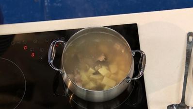 уха из стерляди с копченой форелью