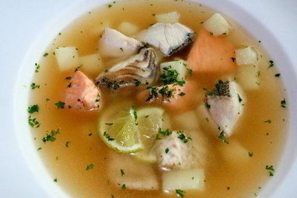 Уха с судаком и курицей