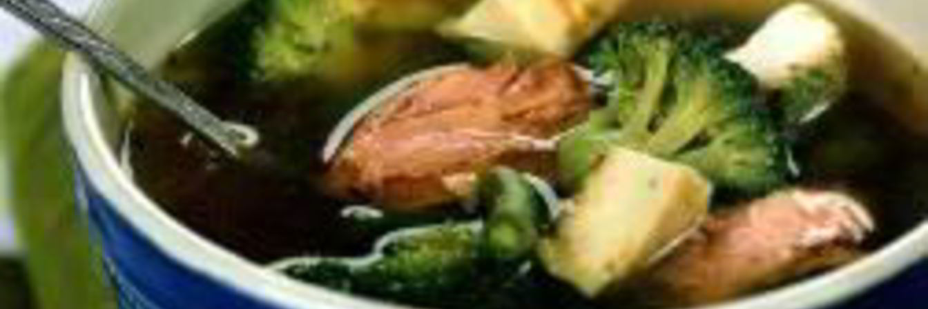 Зеленый суп с яичным суфле