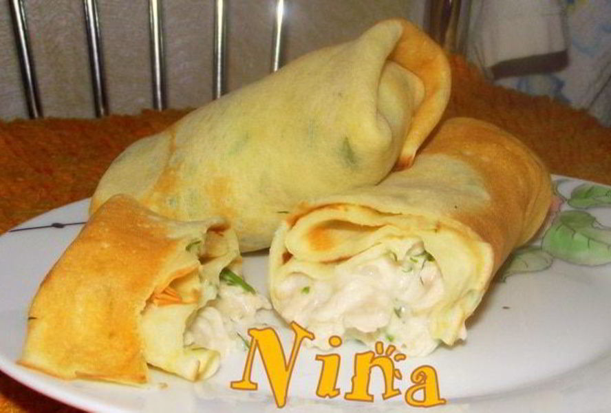 Блинчики фаршированные курицей с соусом Бешамель