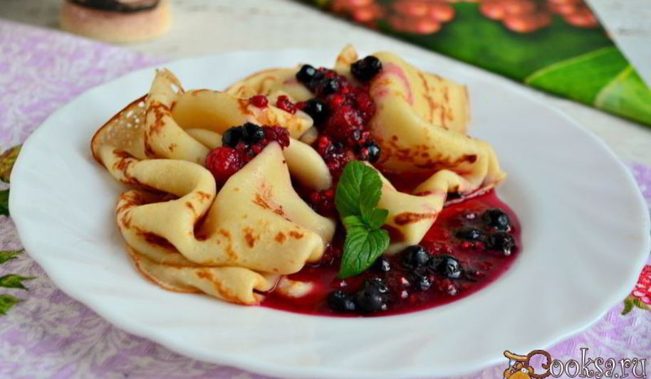 Рецепт блинчиков с карамелизированными ягодами