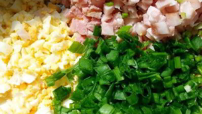 блинчики с копченым окороком и вареным яйцом