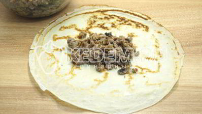 блины с фаршем и грибами