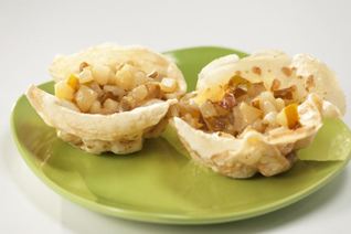 Блины с грушей и карамелью