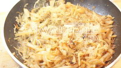 блины с капустой и грибами