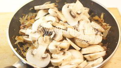 блины с капустой и грибами