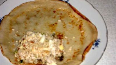 блины с начинкой из риса, грибов и курицы