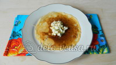 блины с яйцом и зеленым луком