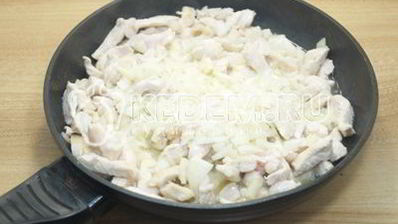 фаршированные блины с курицей и грибами