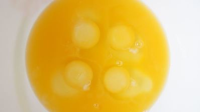 шоколадно-апельсиновые блины с фисташками