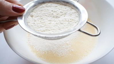 шоколадно-апельсиновые блины с фисташками