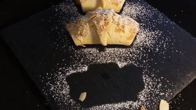 апельсиновые круассаны с марципановой начинкой