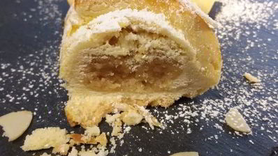 апельсиновые круассаны с марципановой начинкой