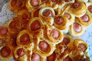 Булочки Гусенички с сыром и сосисками