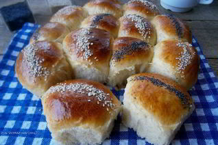 Булочки из волшебного теста с сыром