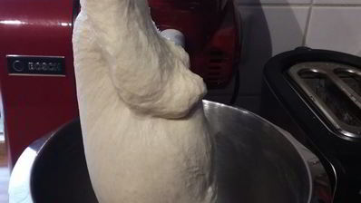 булочки на солевом дрожжевом растворе