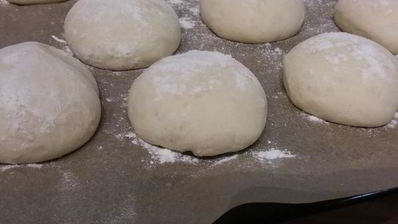 булочки на солевом дрожжевом растворе