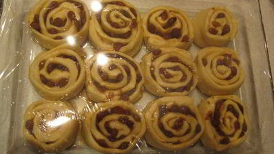 булочки с изюмом