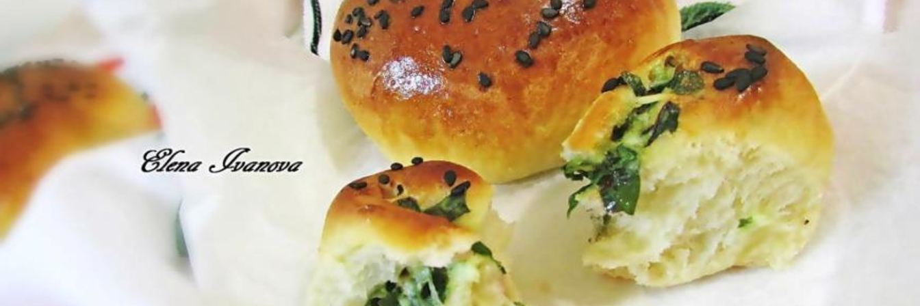 Булочки с листьями свеклы и свежим сыром