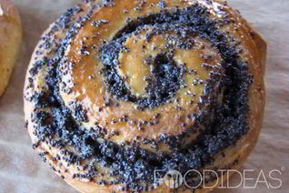 Булочки с маком