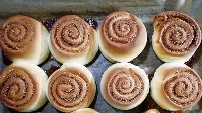 булочки с орехами и корицей по мотивам синнабон