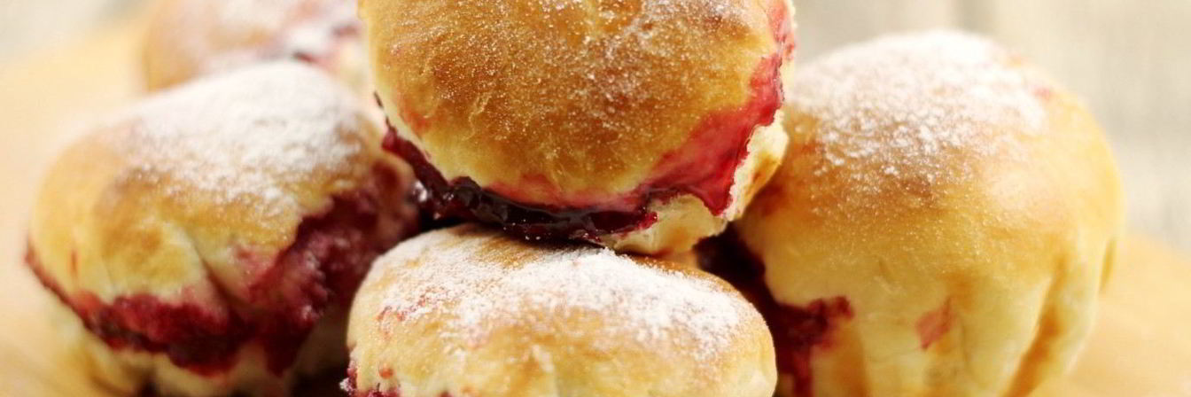 Булочки с вишней