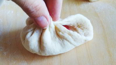 булочки-цветочки с ягодой