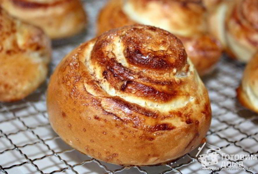 Булочки-улитки с корицей и грецким орехом