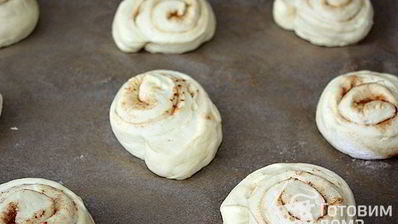 булочки-улитки с корицей и грецким орехом