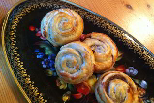 Булочки Улитки с корицей из слоеного теста