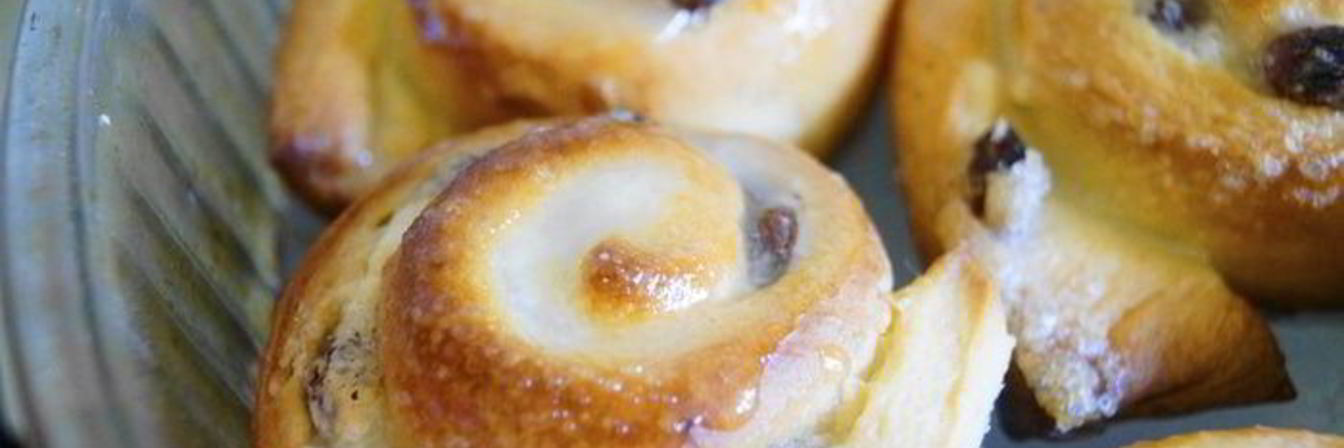 Булочки-улитки с начинкой из творожного сыра