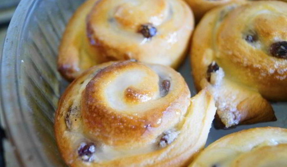 Рецепт булочек-улиток с начинкой из творожного сыра