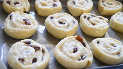 булочки-улитки с начинкой из творожного сыра