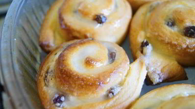 булочки-улитки с начинкой из творожного сыра