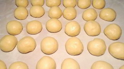 булочки вишневые цветы