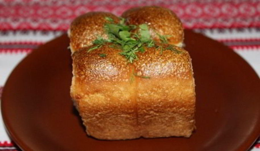 Рецепт дрожжевых пампушек с чесночным соусом