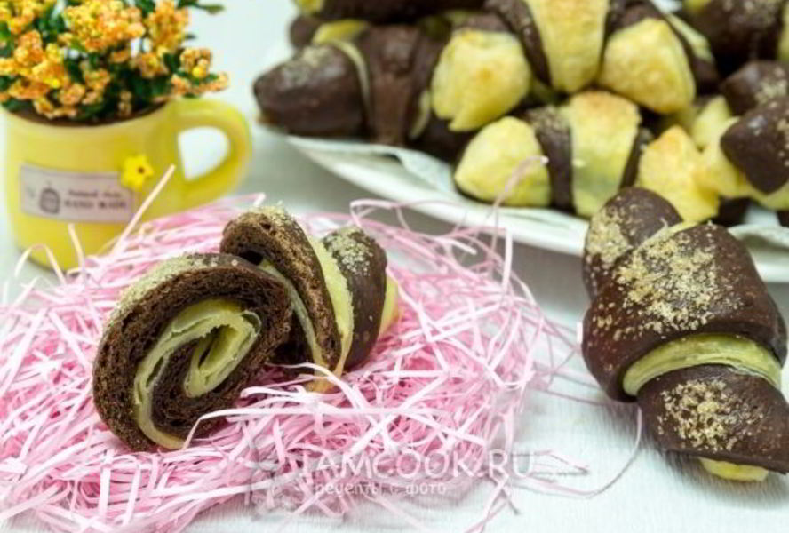 Круассаны из слоеного и дрожжевого теста