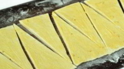 круассаны с сыром и ветчиной