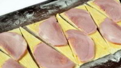 круассаны с сыром и ветчиной