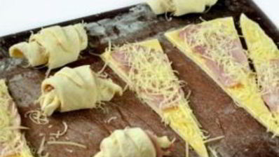 круассаны с сыром и ветчиной