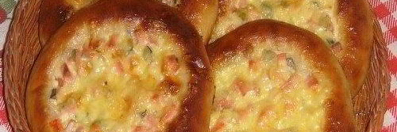 Остренькие ватрушки с колбасой