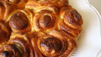 сахарные булочки с медовой глазурью roul au miel