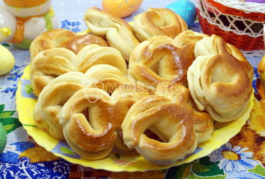 Сдобные булочки из дрожжевого теста