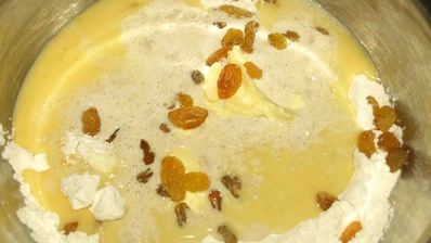 сдобные булочки с изюмом