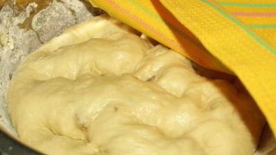 сдобные булочки с изюмом