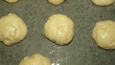 сдобные булочки с изюмом