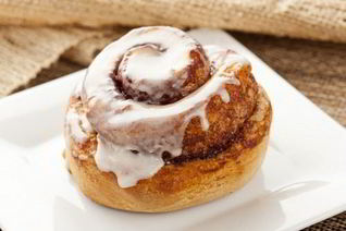 Сдобные булочки с корицей и грецким орехом